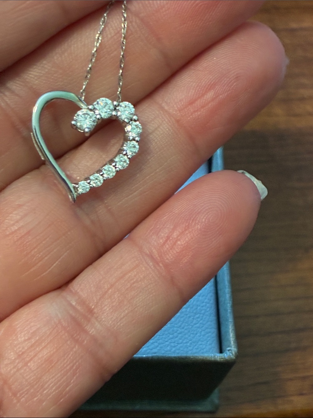 10k solid gold  Heart Pendant Necklace with Simulated Diamonds - White